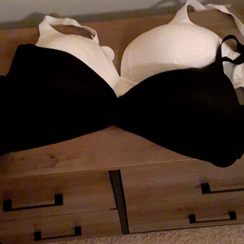 Warners light lift bra bundle